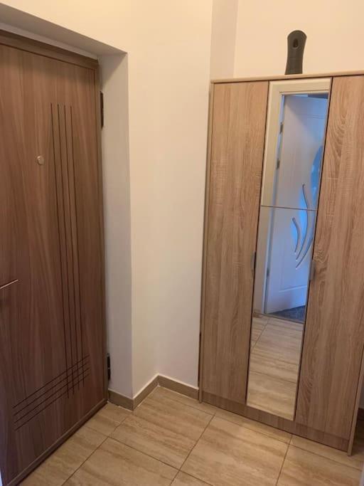 Cozy Flat Apartman Piteşti Kültér fotó
