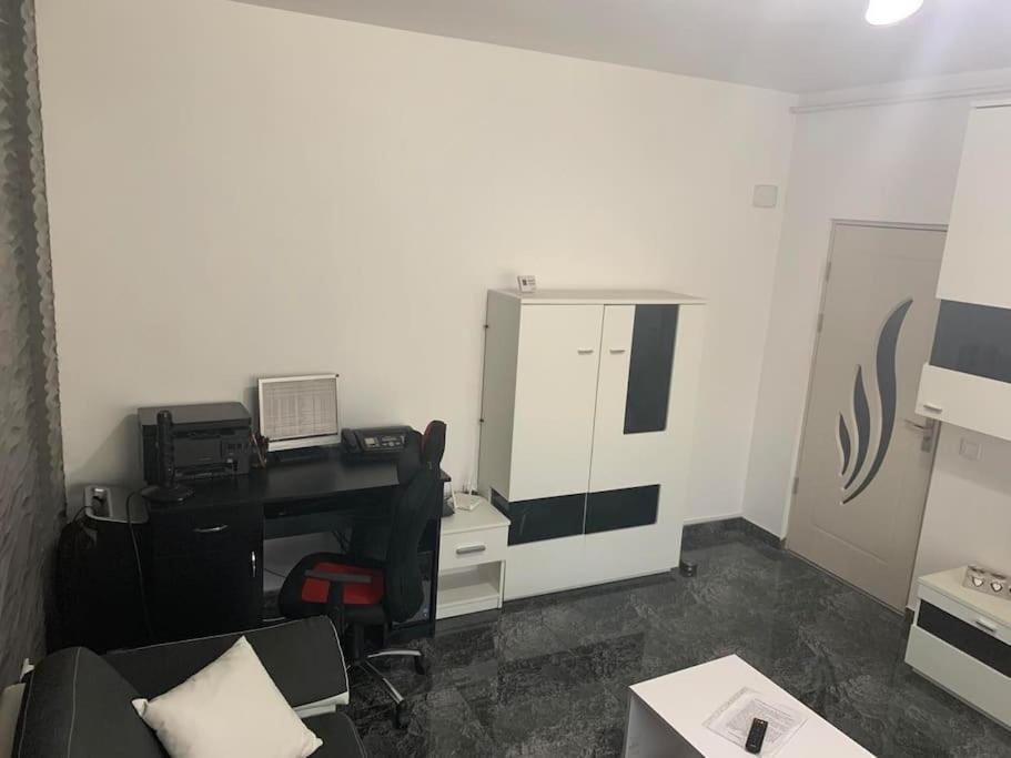 Cozy Flat Apartman Piteşti Kültér fotó